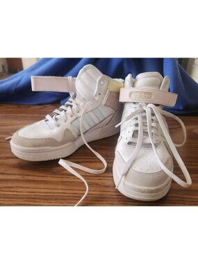 Adidas retro hightop women's sneakers with velcro straps with cloudfoam comfort